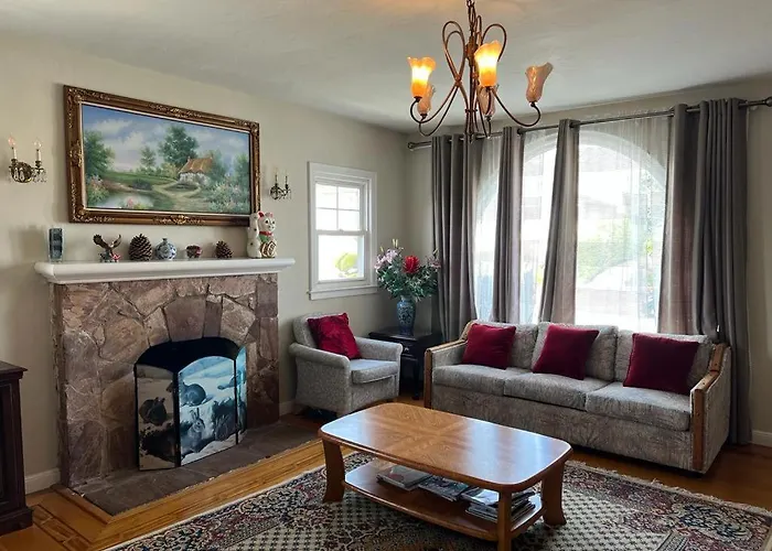 Cozy Affordable Private Rooms Near Grand Ave Miller